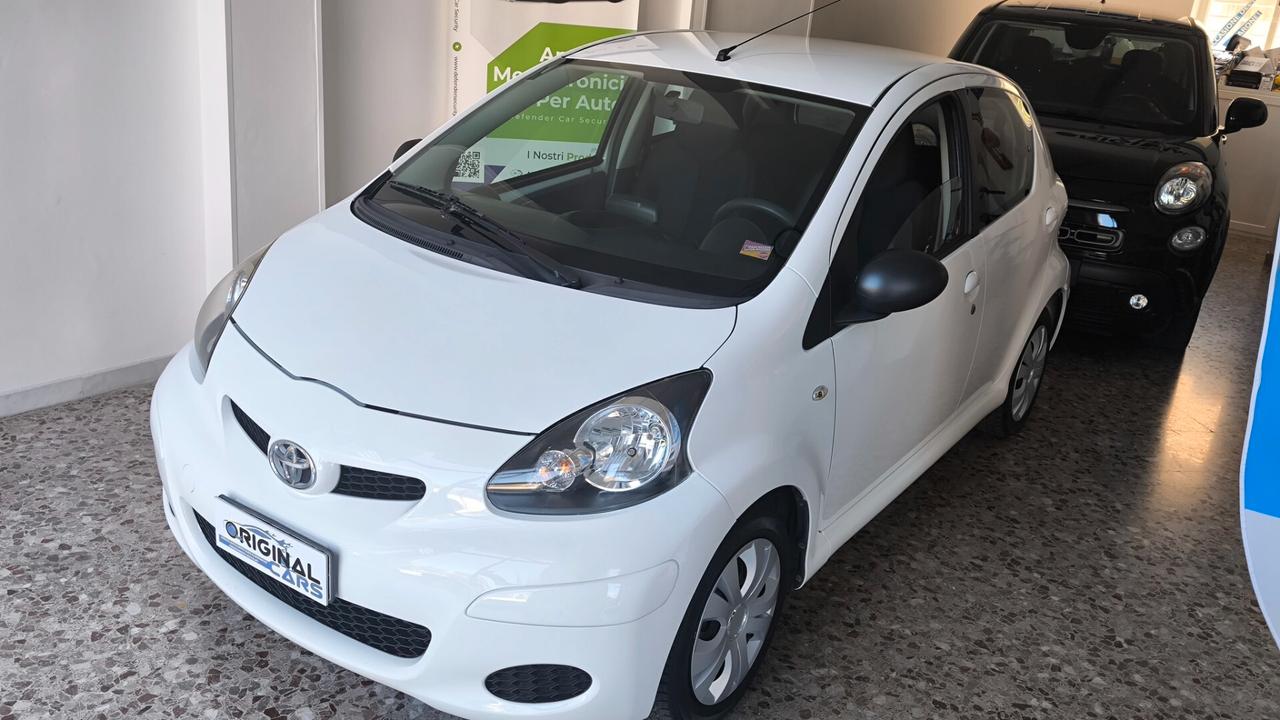 Toyota Aygo 1.0 12V VVT-i 5 porte Sol Connect