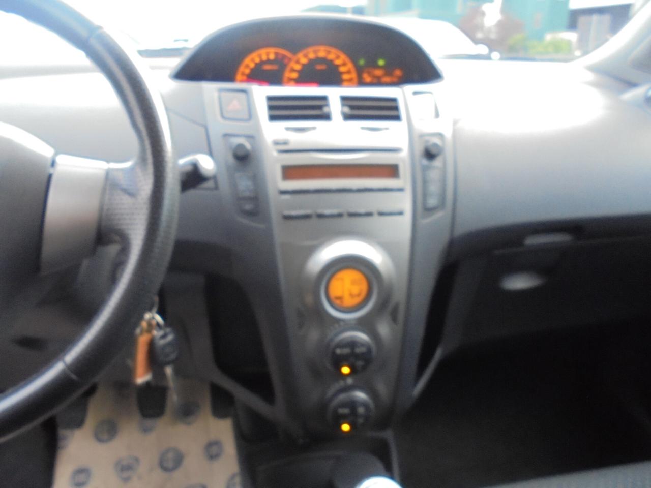 Toyota Yaris 1.3 3 porte Sol