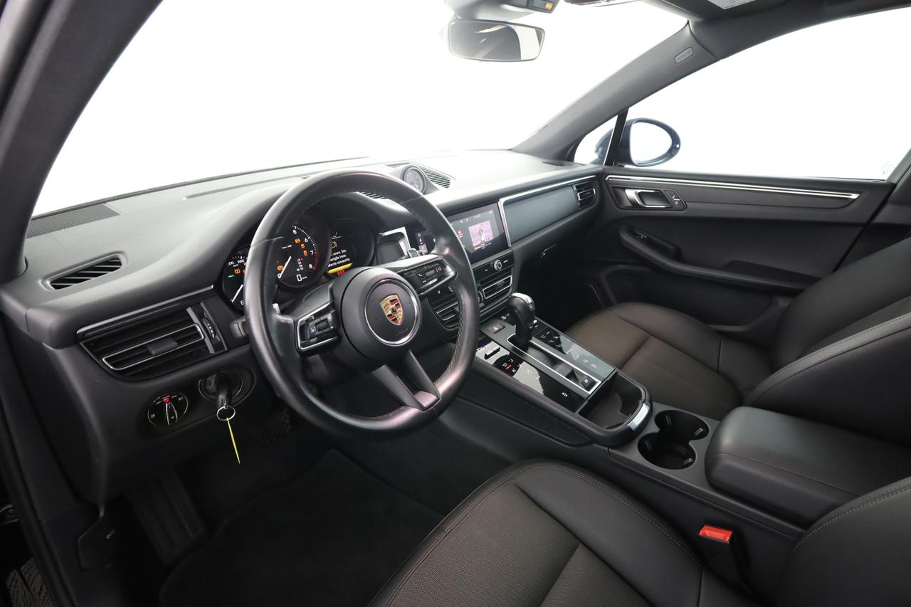 PORSCHE Macan 2.0