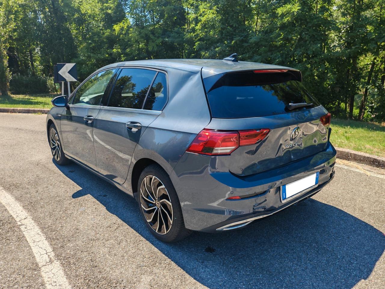 Volkswagen Golf 1.5 TGI DSG Style Incidentata