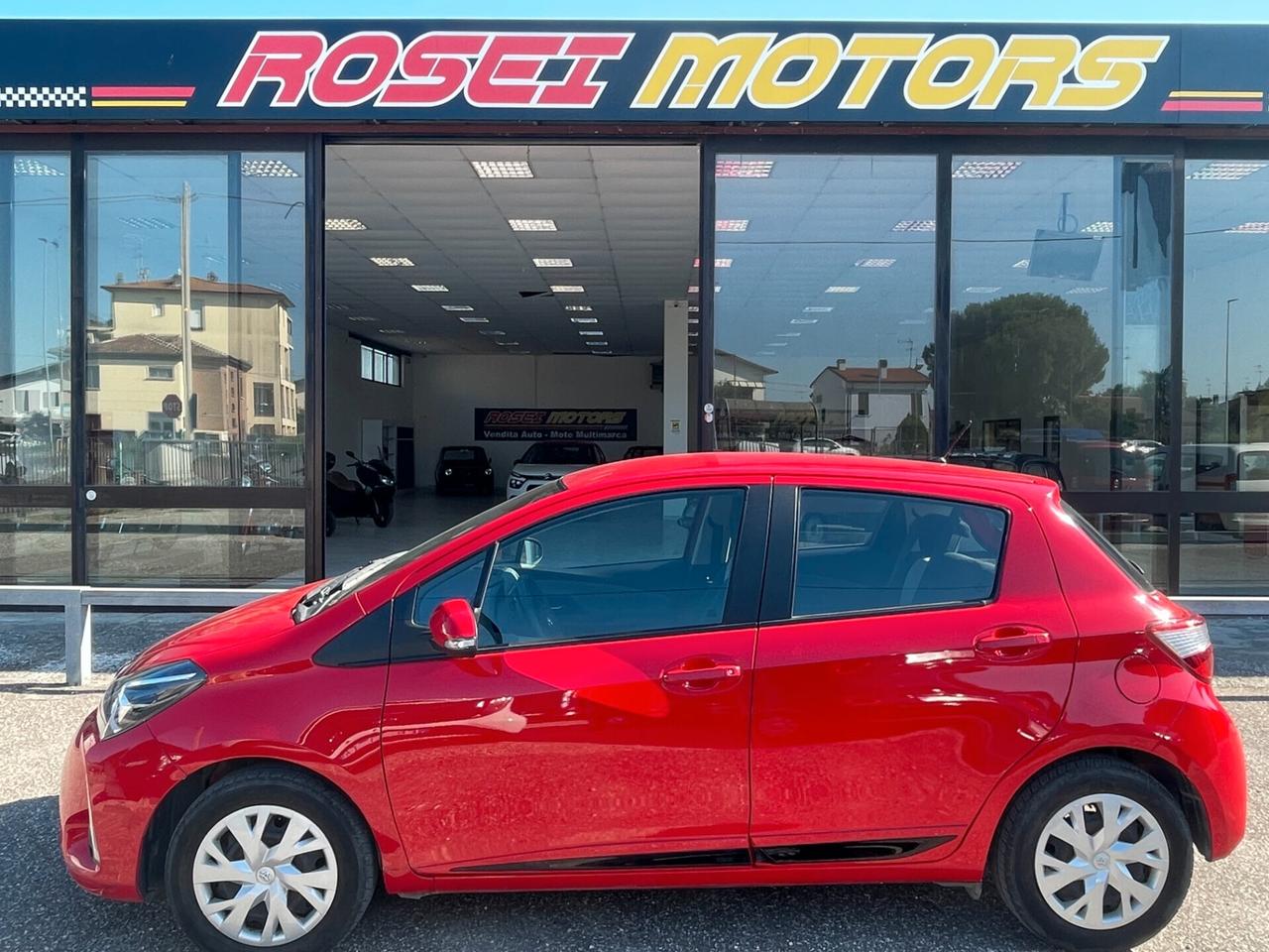 Toyota Yaris 1.0 72 CV 5 porte Lounge X NEOPATENTATI