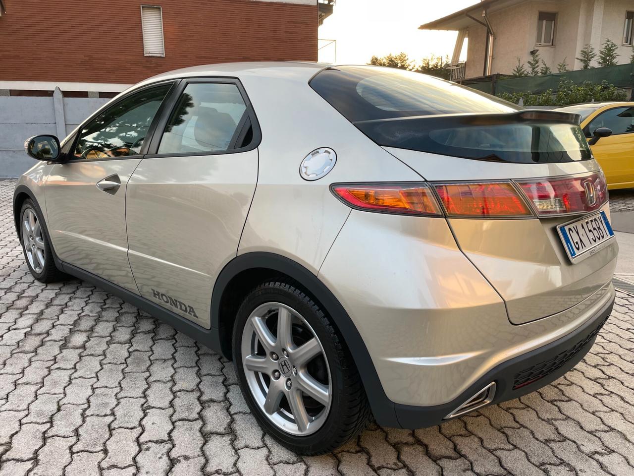 Honda Civic 5p 1.8 i-vtec Exclusive AUTOMATICA NEOPATENTATI
