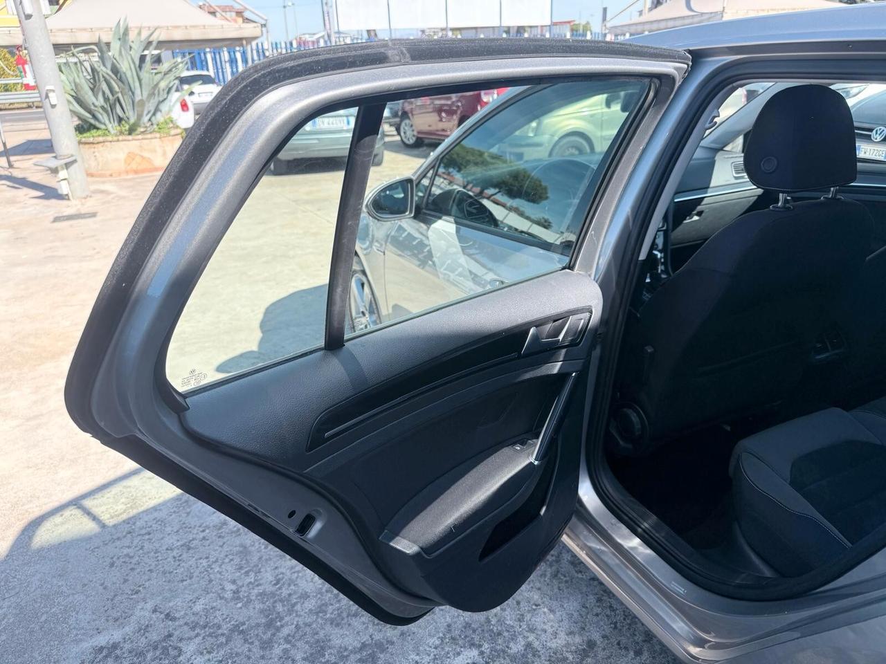 Volkswagen Golf Business 1.4 TGI DSG 5p. Highline BlueMotion