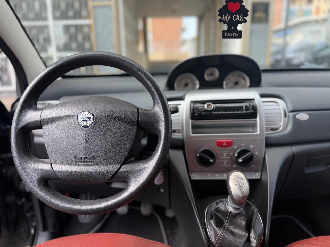 Lancia Ypsilon 1.2 Argento