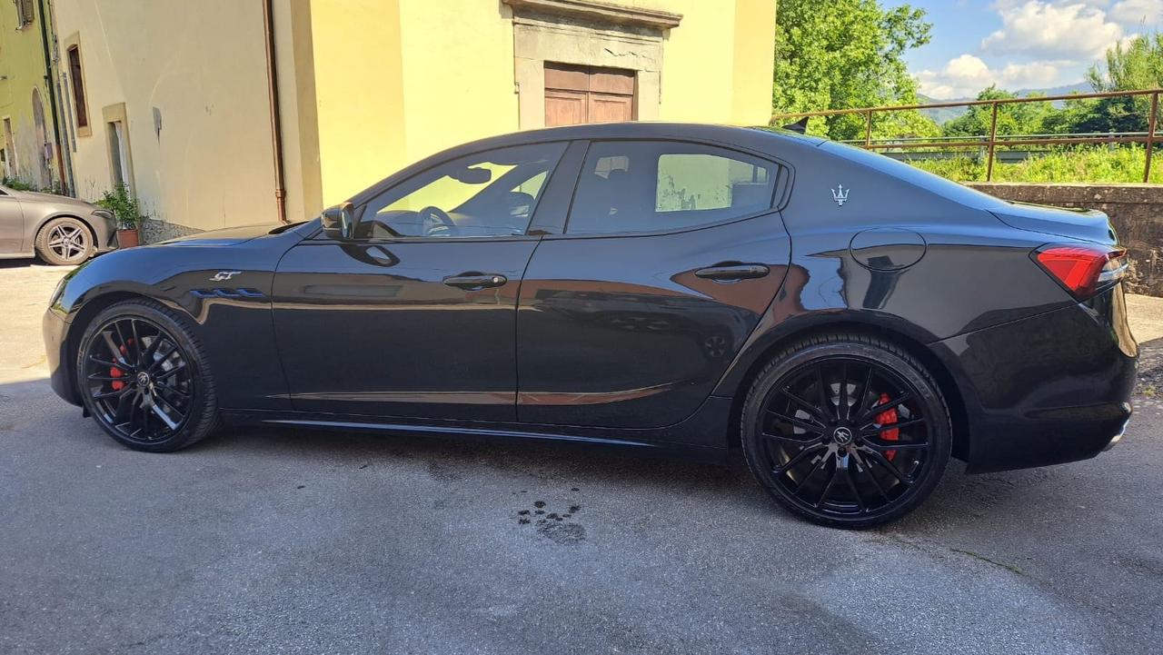 Maserati Ghibli 330 CV MHEV GT