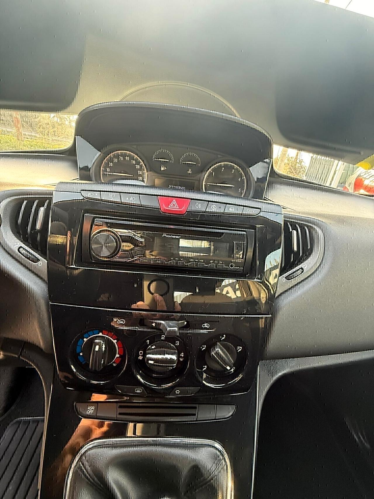 Lancia Ypsilon 1.3 MJT 16V 95 CV 5 porte S&S Platinum