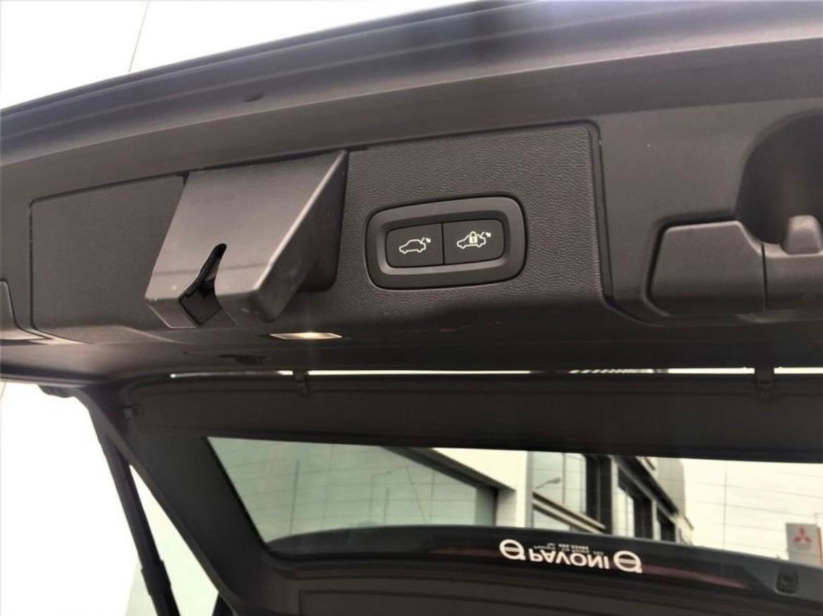 Volvo XC 60 -4x4 -UNICO PROPRIETARIO -GARANZIA