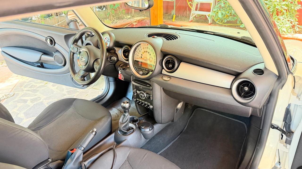 Mini 1.6 16V One (55kW)