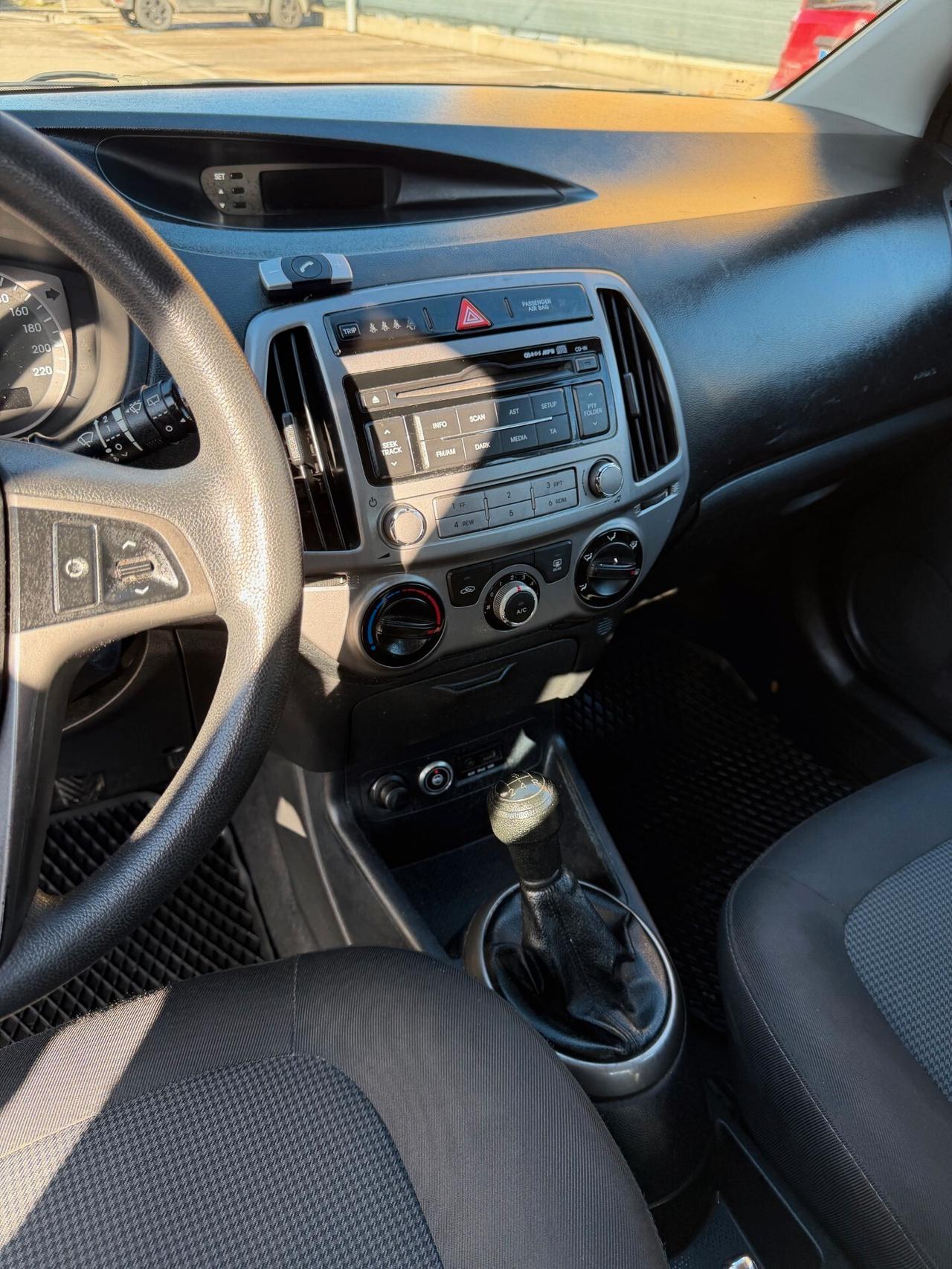 Hyundai i20 1.2 Gpl - NEOPATENTATI - 12 MESI DI GARANZIA -