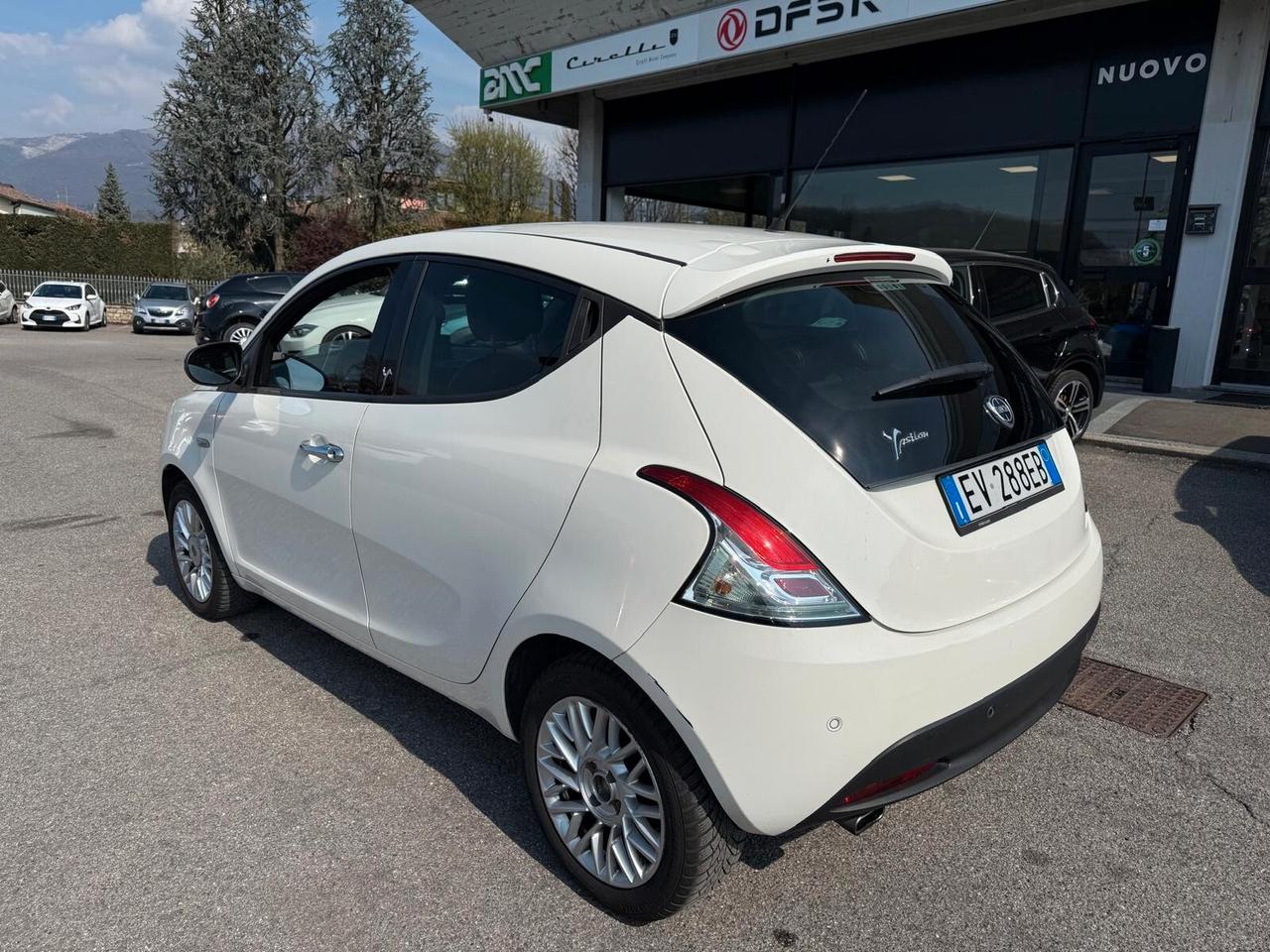 Lancia Ypsilon 0.9 TwinAir 85 CV 5 porte S&S DFN Platinum