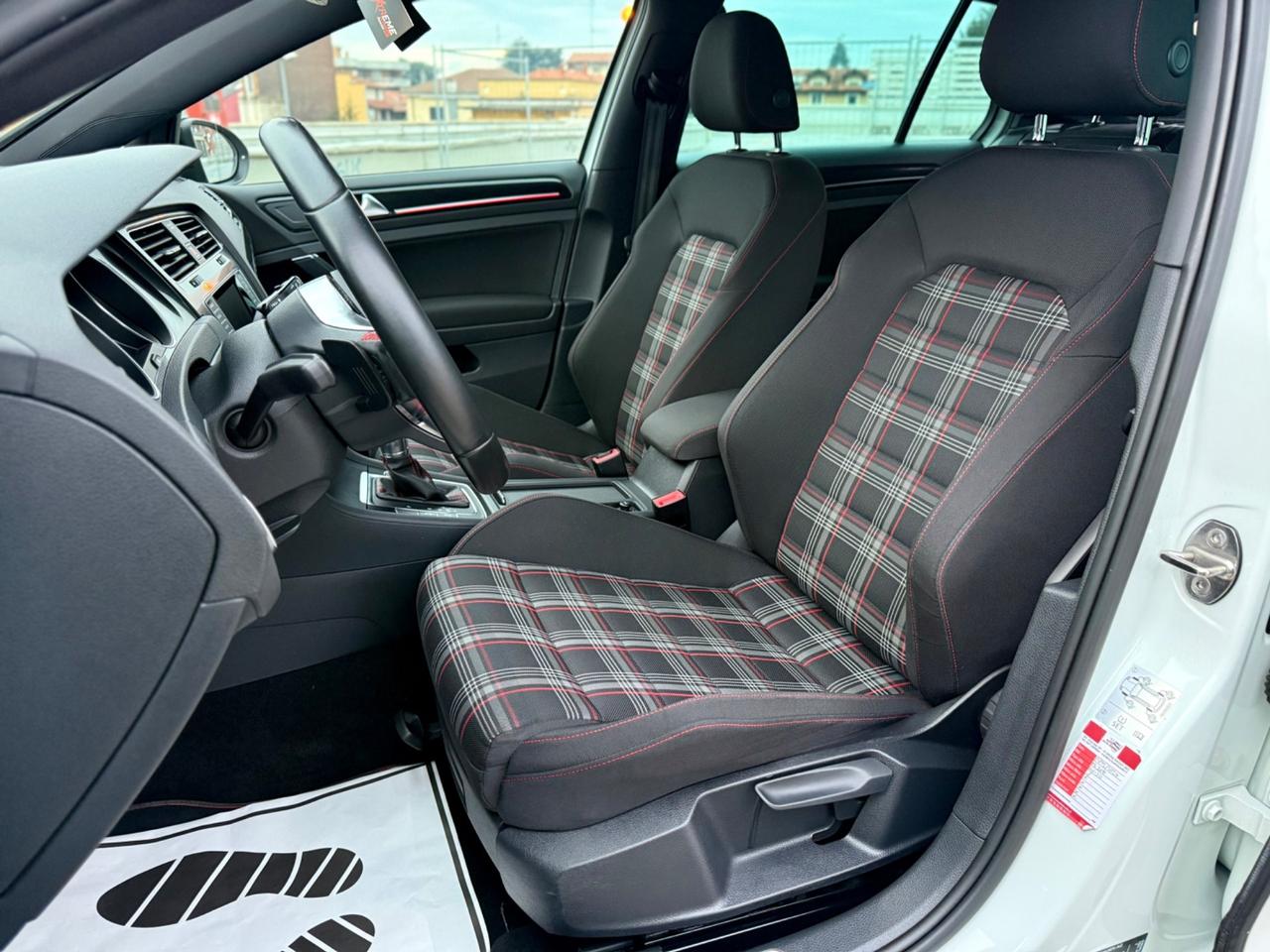 Volkswagen Golf GTI VW 7 PERFORMANCE 2.0TURBO DSG 230CV 5P 2014