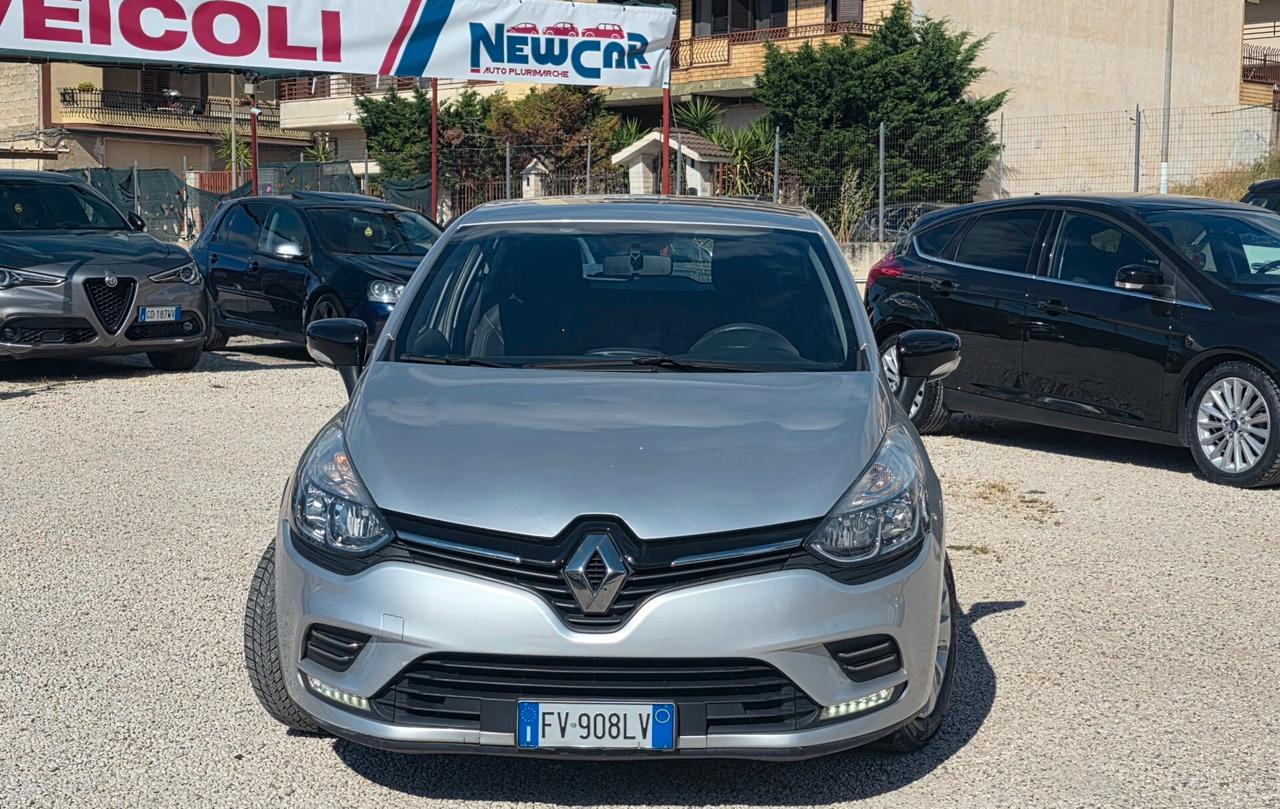 Renault Clio dCi 8V 75 CV 5 porte Moschino Life