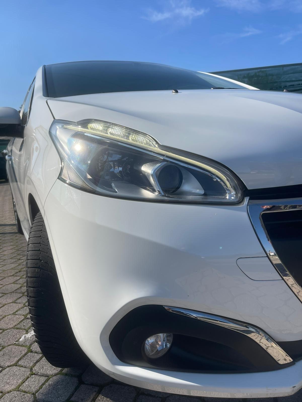 Peugeot 208 PureTech 82 5 porte Allure
