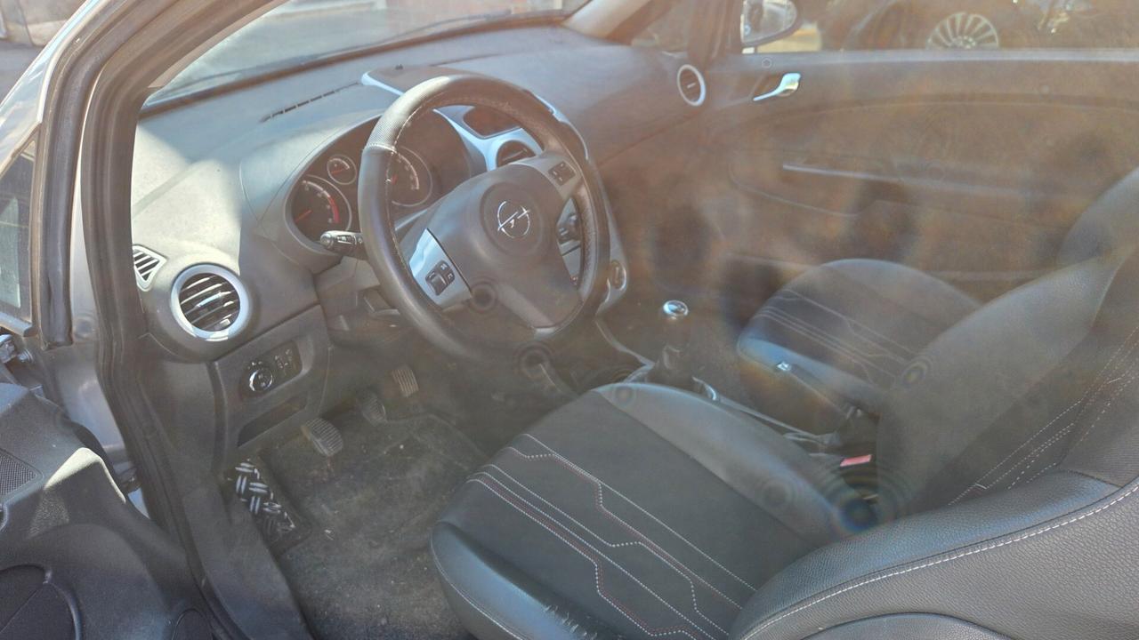 Opel Corsa 1.2 3 porte