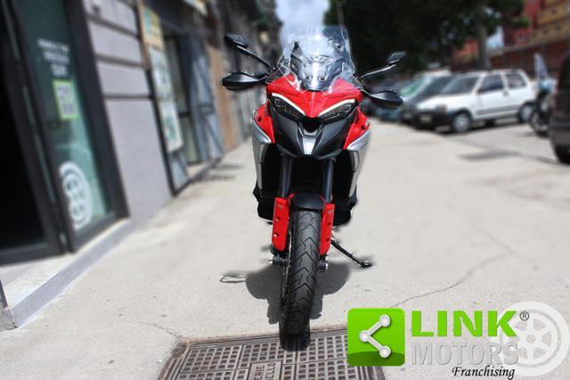 DUCATI Multistrada V4 S .