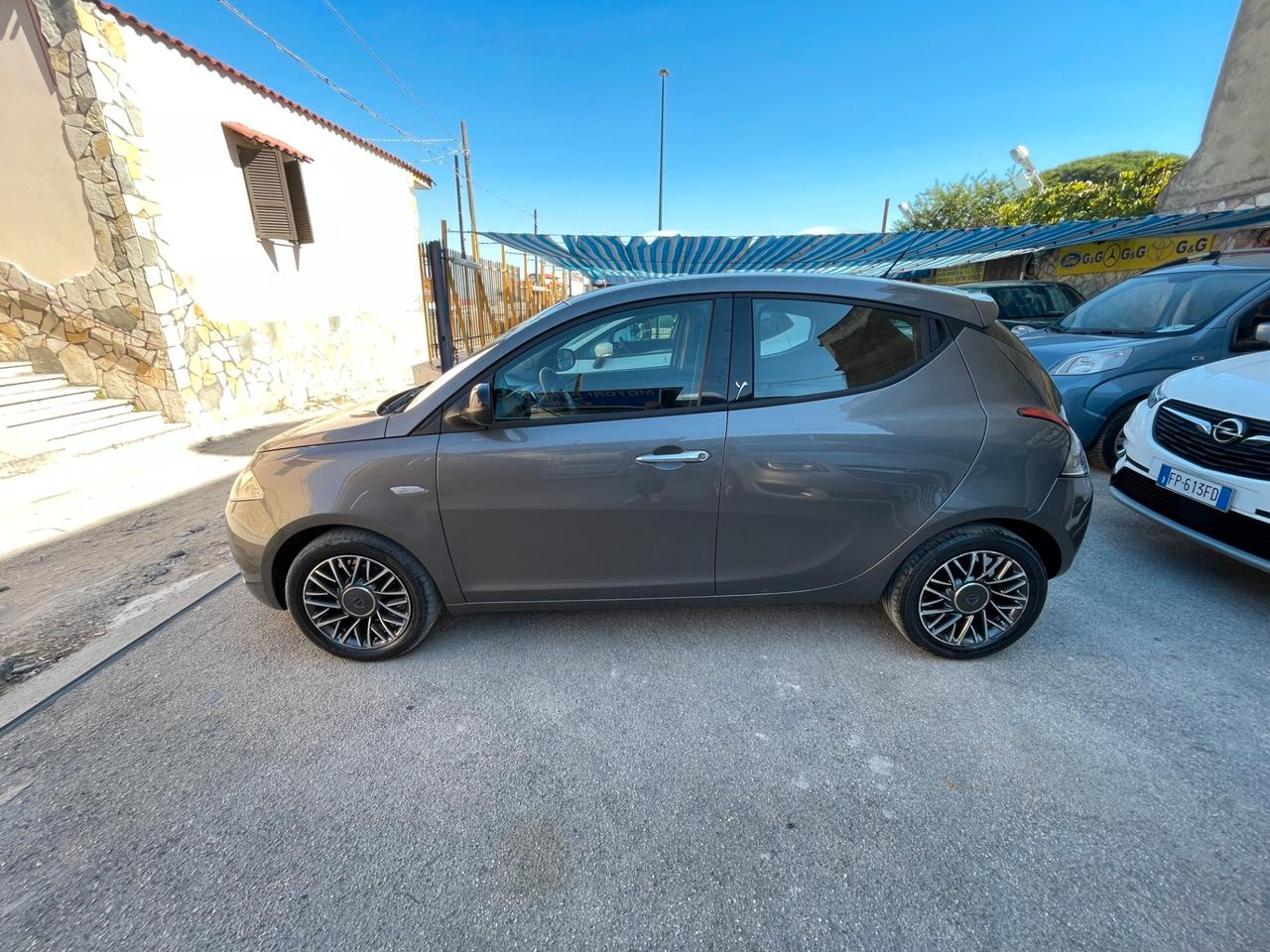 Lancia Ypsilon 1.2 69 CV 5 porte GPL Ecochic Gold