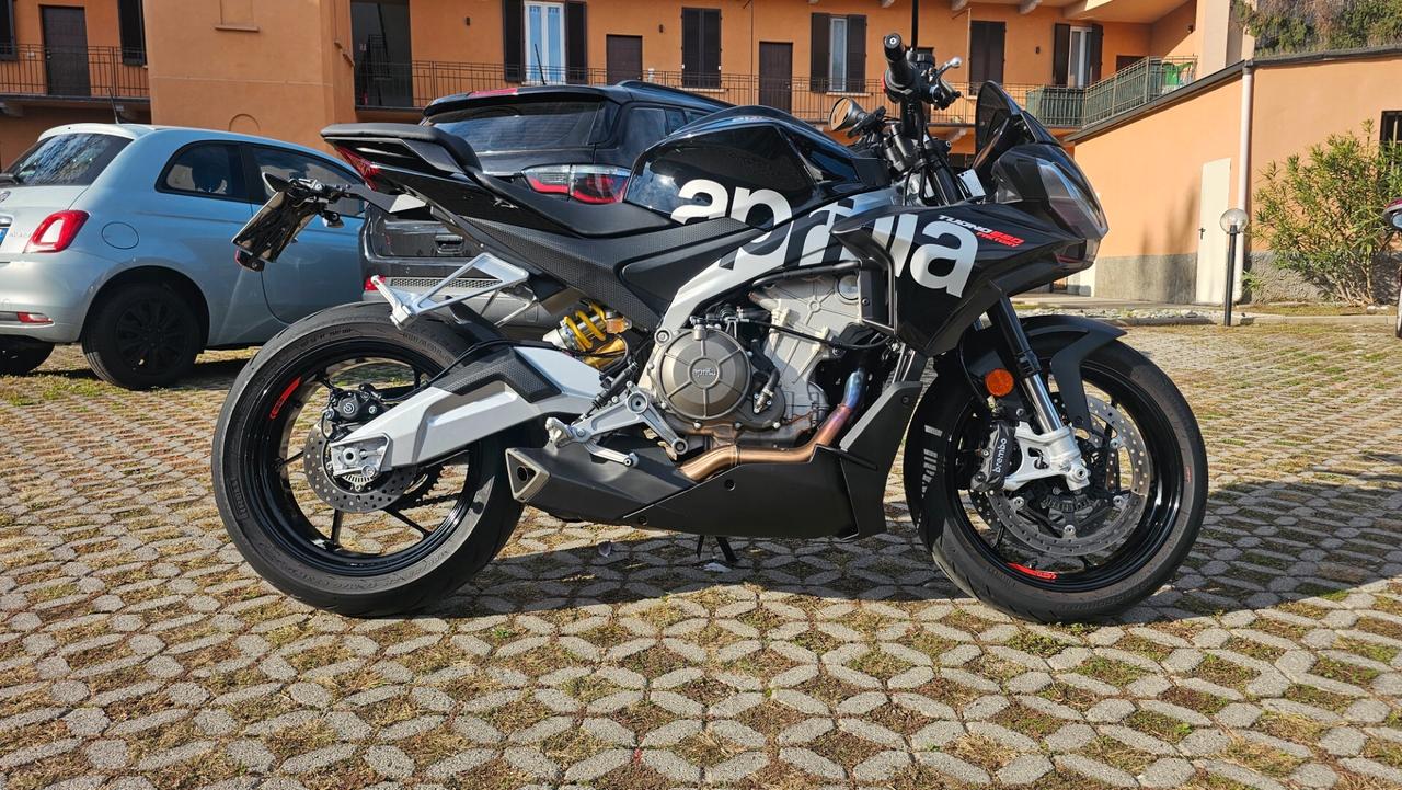 Aprilia Tuono 660 Factory
