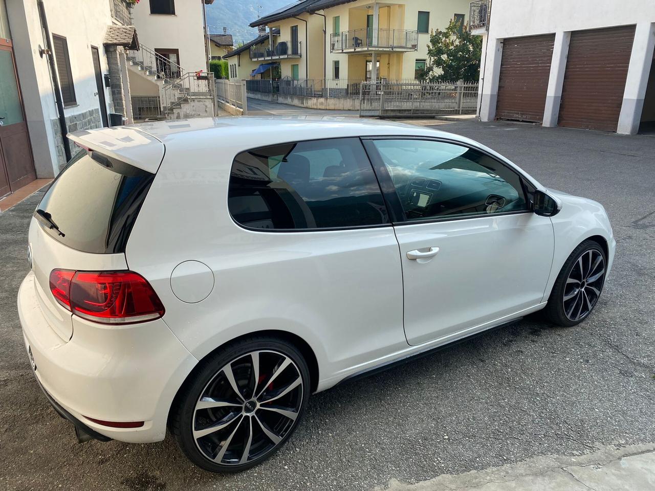 Volkswagen Golf GTI Golf 2.0 TSI 3p. GTI