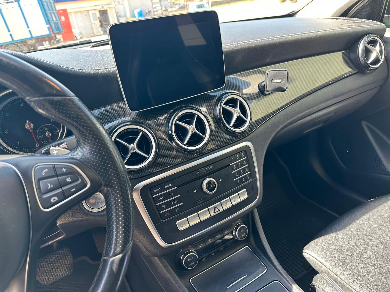Mercedes-Benz GLA 200 d Automatic 4Matic Premium AMG *EDITION* 11/2018