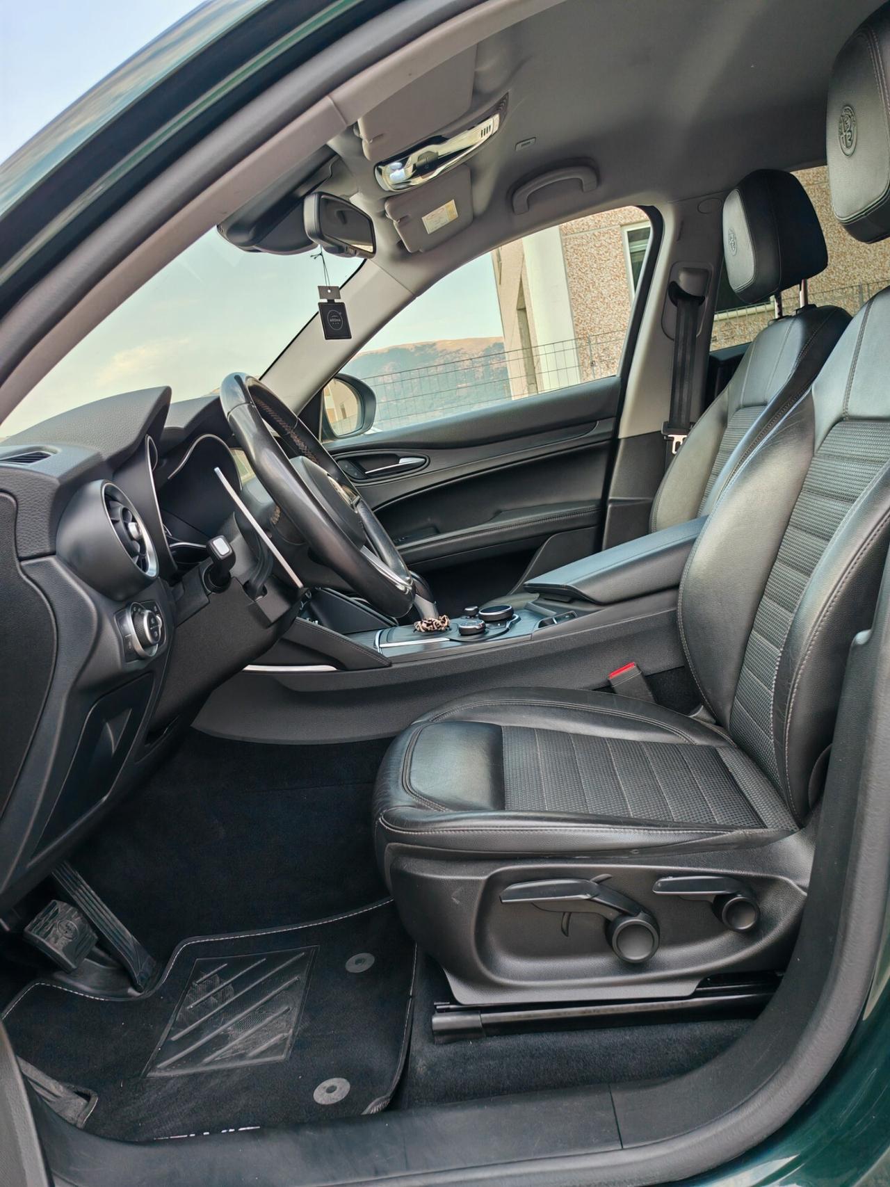 Alfa Romeo Stelvio 2.2 Turbodiesel 210 CV AT8 Q4 Super