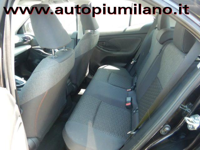 TOYOTA Yaris Cross 1.5 Hybrid 5p. E-CVT AWD-i Business