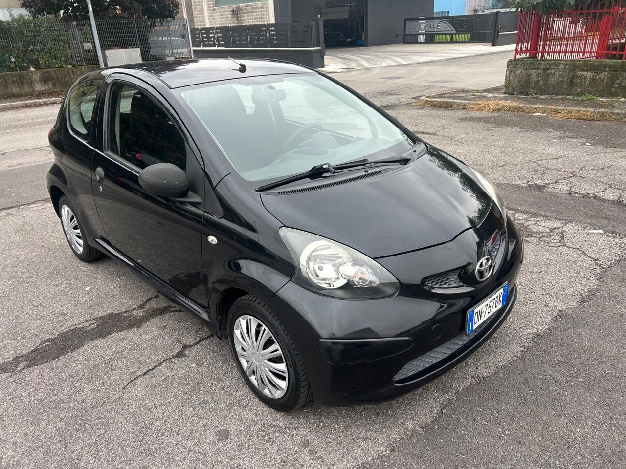 Toyota Aygo Now 1000 benzina 68cv neopatentati