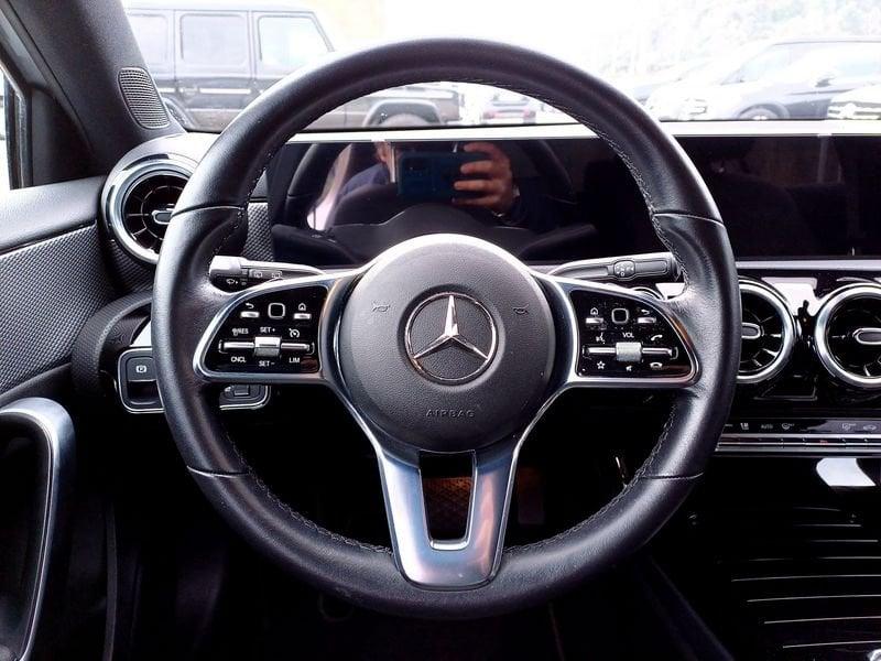 Mercedes-Benz Classe A A 180 d Sport auto