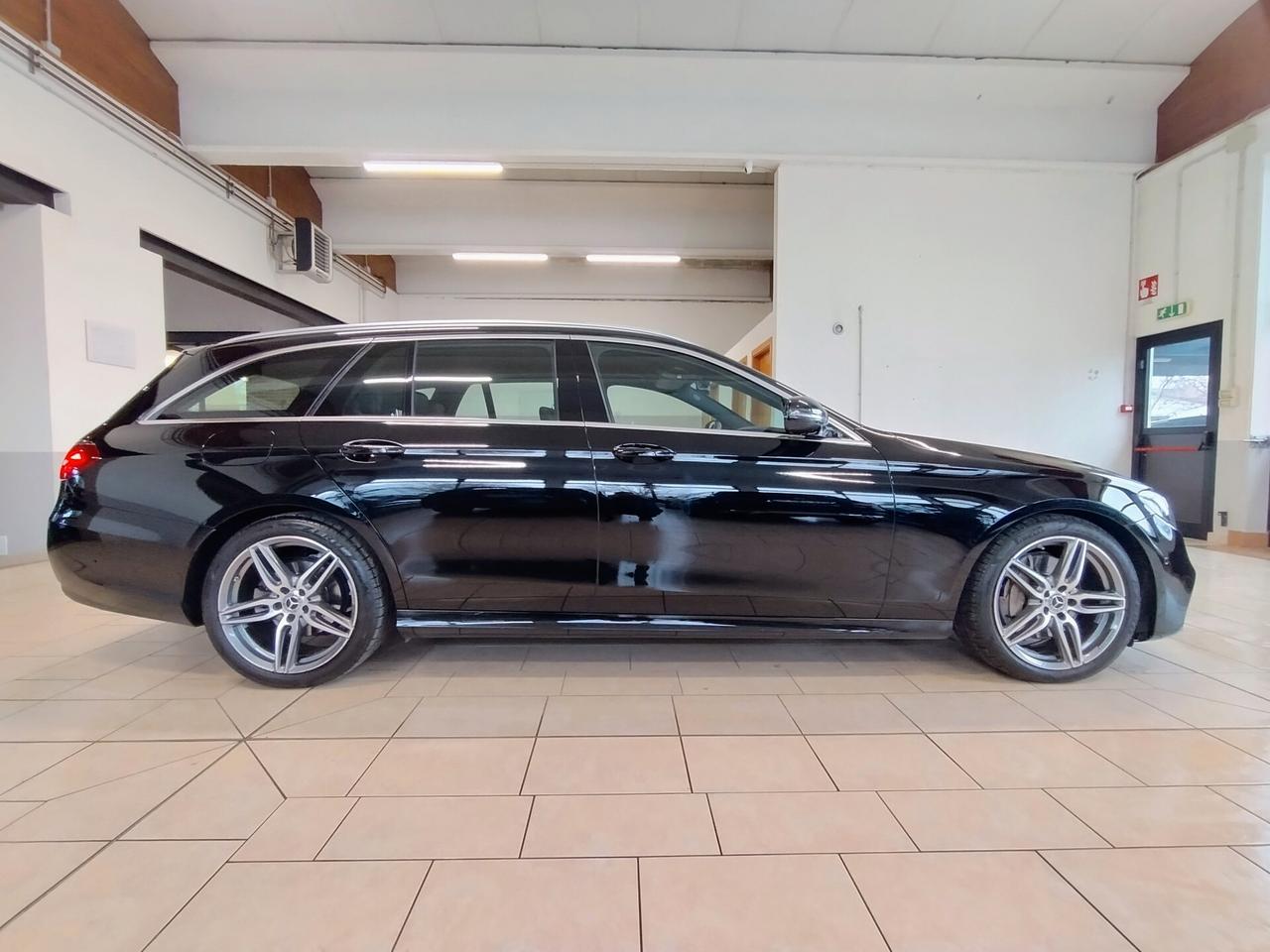 MERCEDES E 220d 4matic Premium AMG *WIDE*AMBIENT*CARPLAY