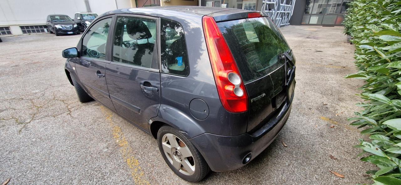 Ford Fiesta 1.4 TDCi 5p. Ghia per export