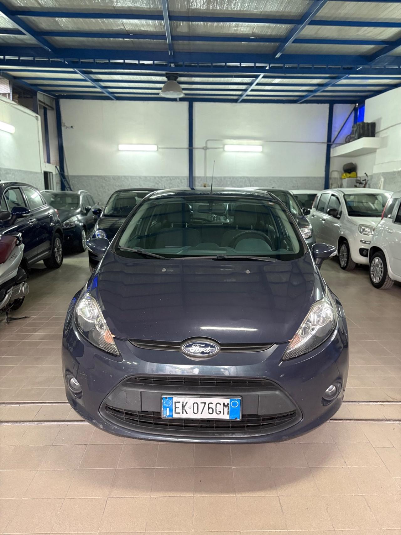 Ford Fiesta 1.2 benzina 5 porte