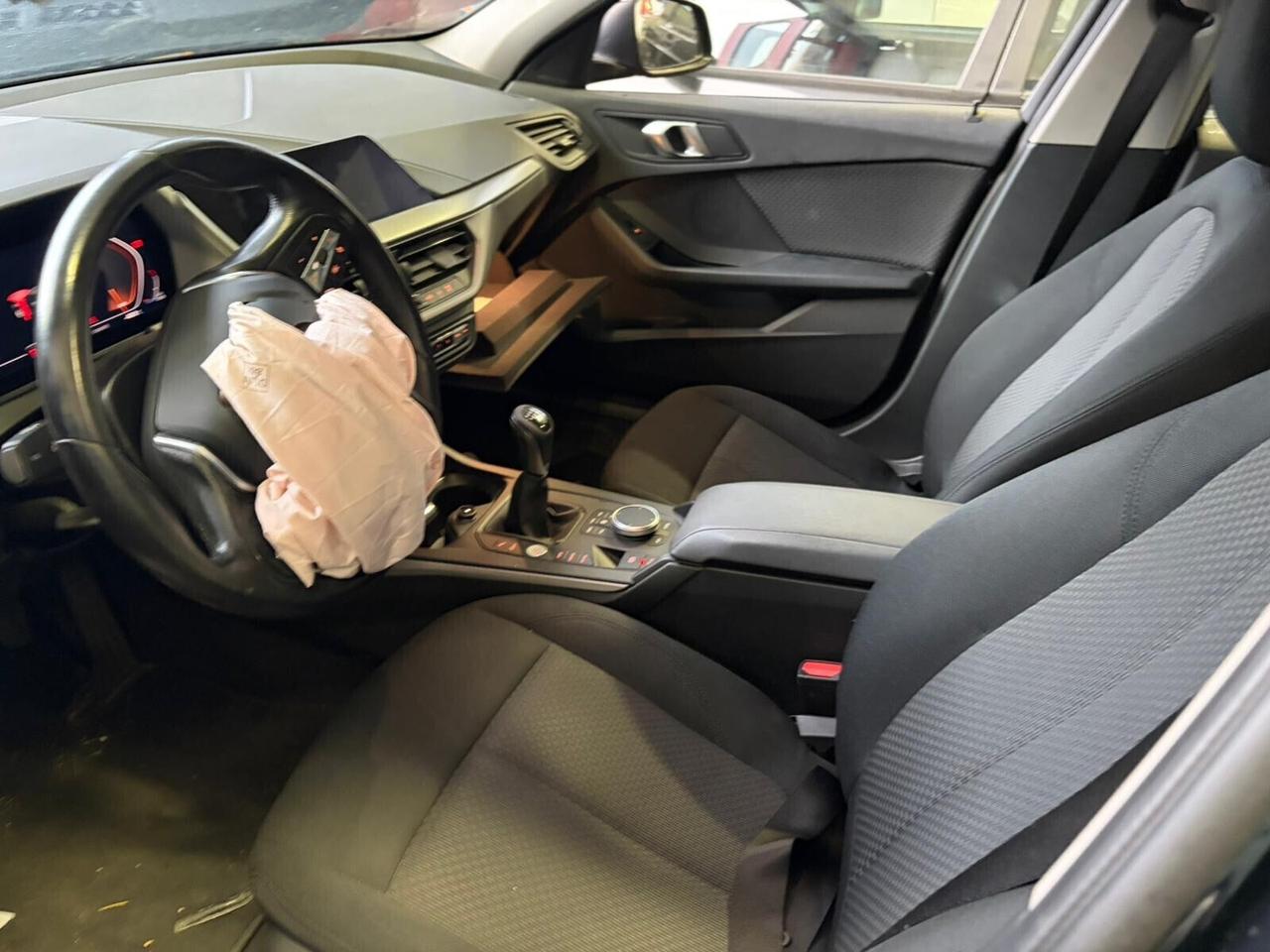 Bmw 116 116d 5p. Business Advantage