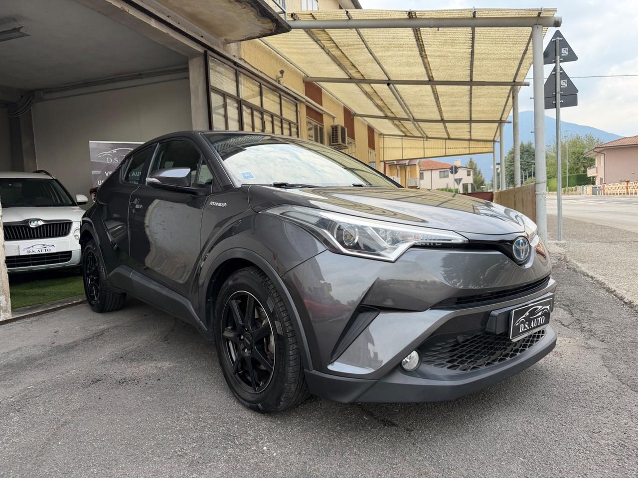Toyota C-HR 1.8 Hybrid E-CVT Lounge