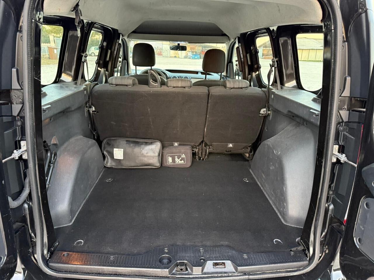 Dacia Dokker con posti 1.6 GPL neopatentati UNIPROPR