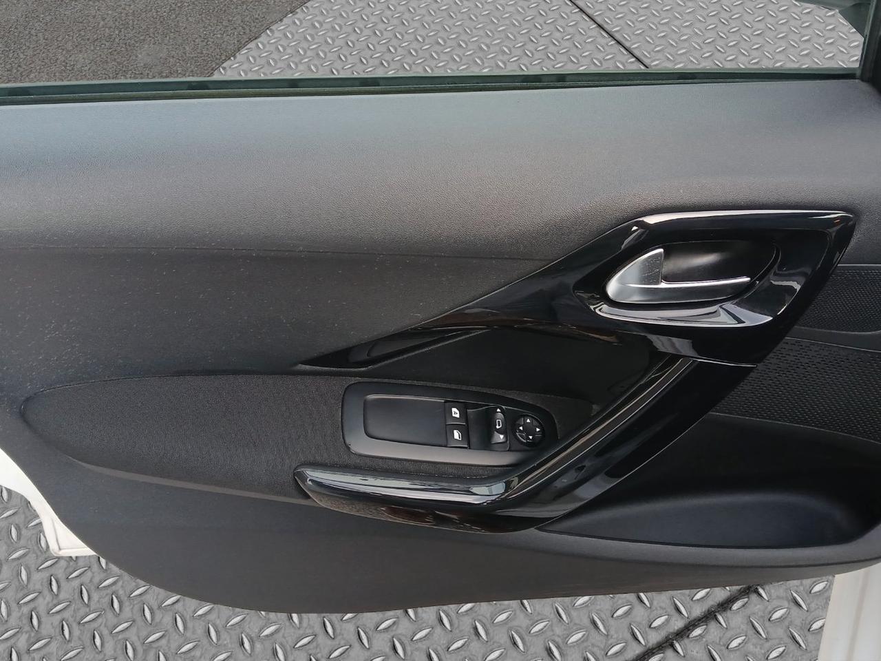 Peugeot 208 5 Porte 208 5p 1.0 puretech (vti) 12v Active
