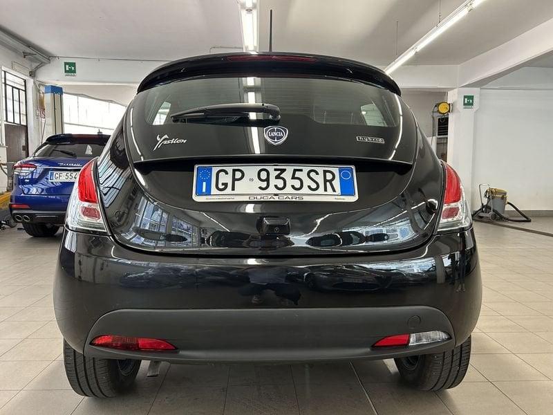 Lancia Ypsilon 1.0 FireFly 5 porte S&S Hybryd Gold