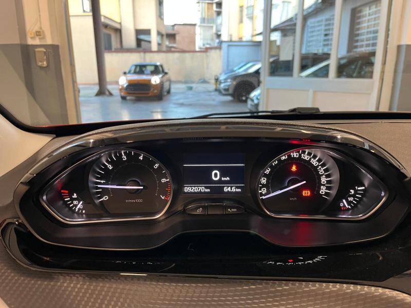 PEUGEOT 208 1.2 VTi Allure