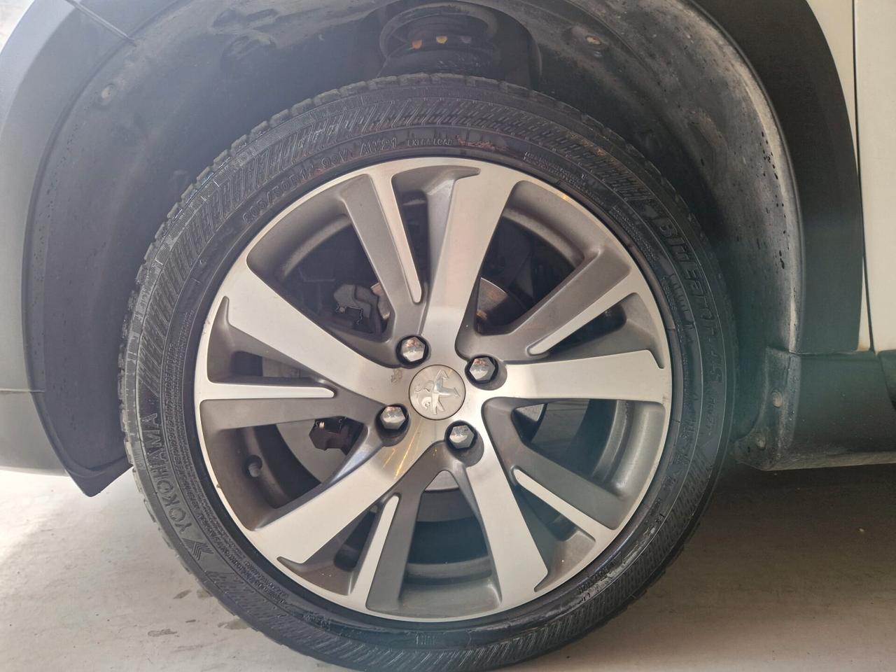 Peugeot 2008 BlueHDi 100 Allure