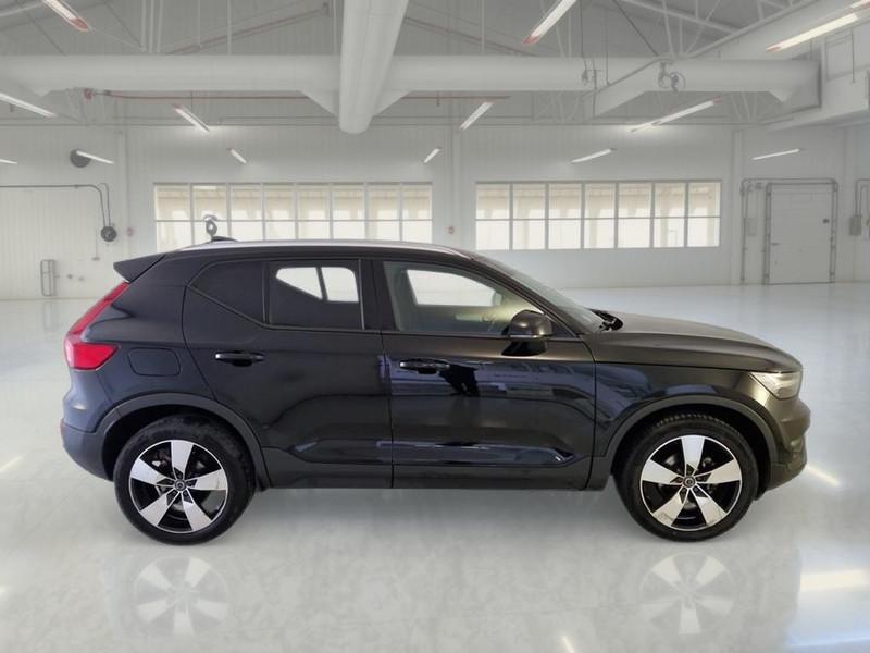 VOLVO XC40 T3 MOMENTUM PRO 5 PORTE SUV