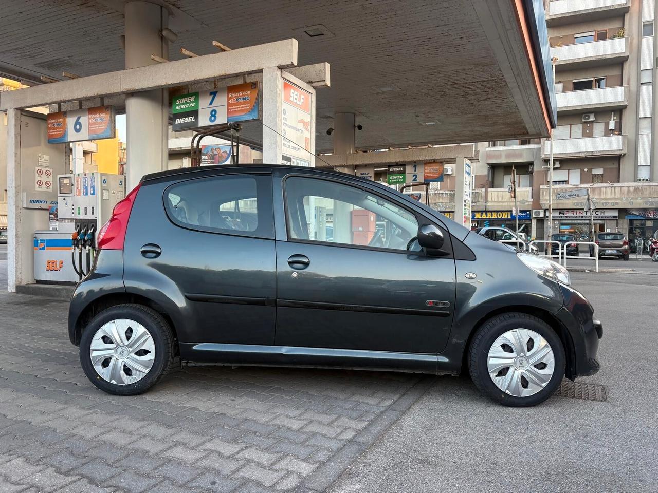 Peugeot 107 1.0 68CV 5p. Sweet Years 2Tronic