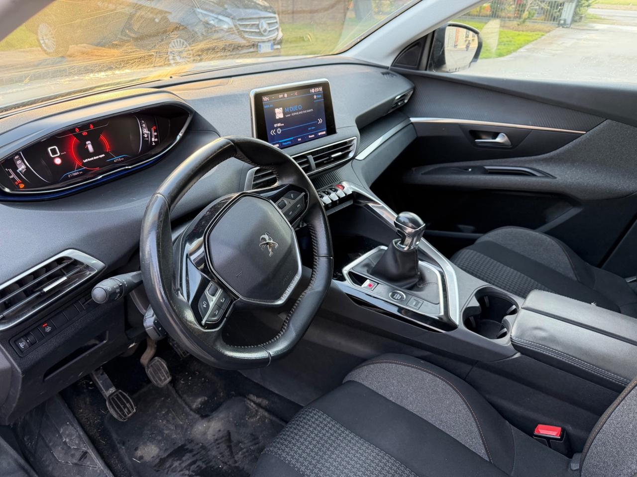 Peugeot 3008 BlueHDi 130 S&S EAT8 Active Pack