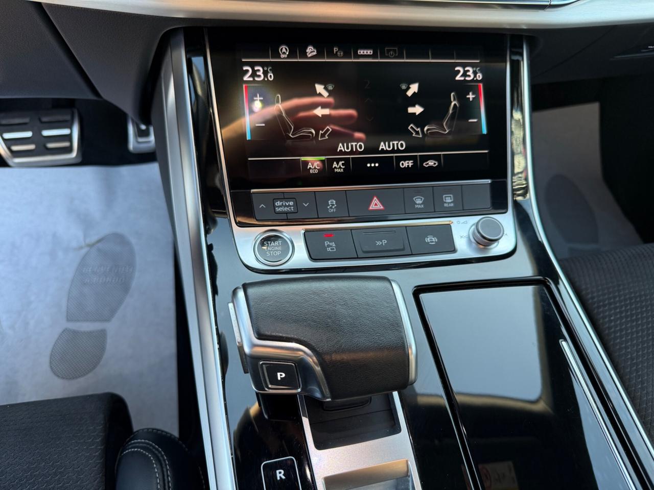 Audi Q8 45 TDI 231CV quattro S-LINE IVA ESPOSTA