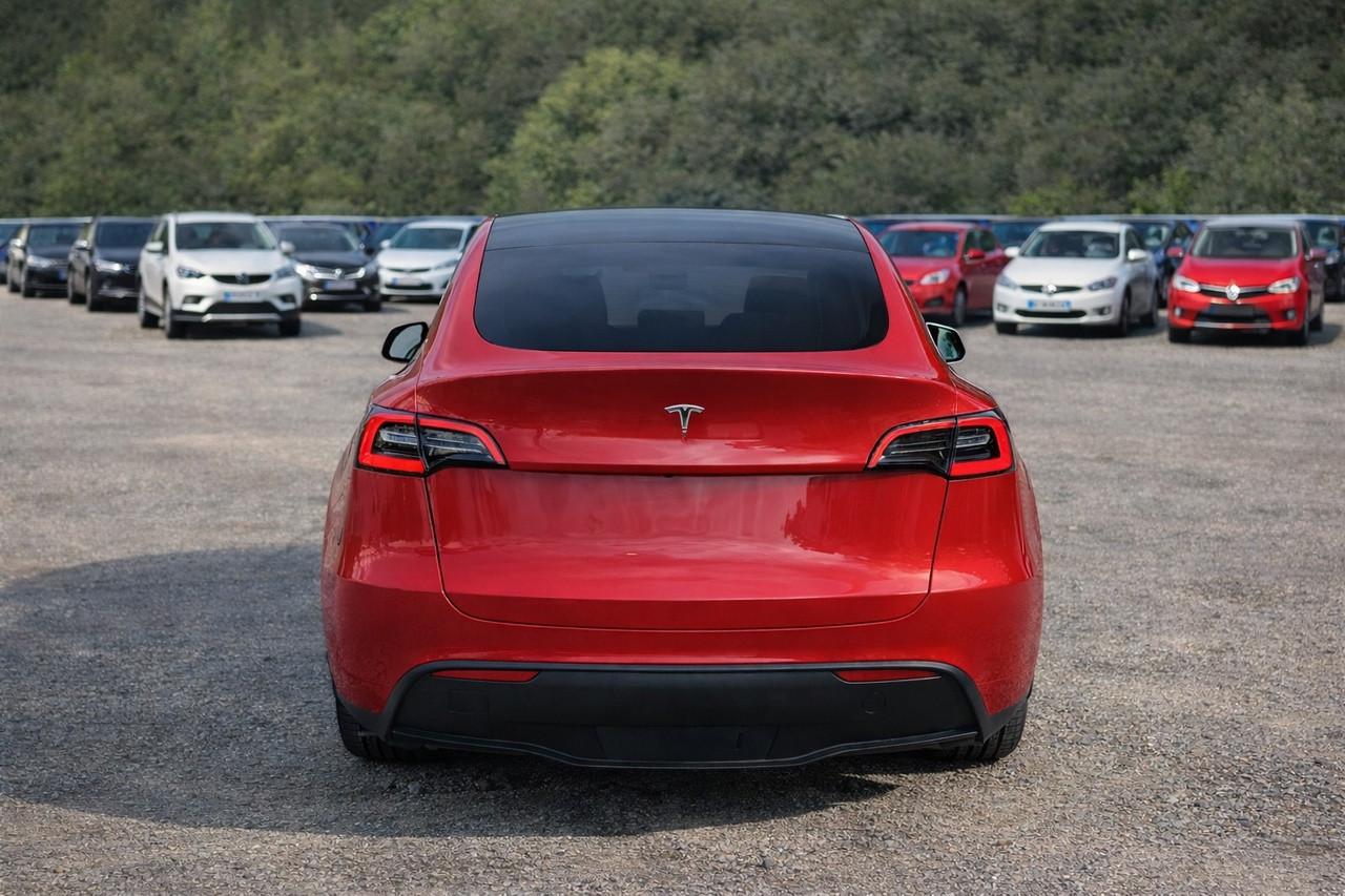 TESLA Model Y 2021 - Model Y Single Motor rwd