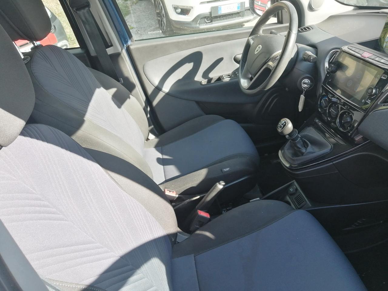 Lancia Ypsilon 1.2 69 CV 5 P GPL Gold