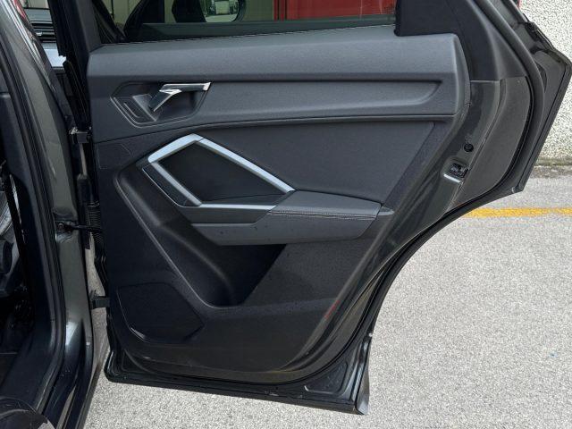 AUDI Q3 35TDI S line interno/esterno Gancio Matrix Unicopr