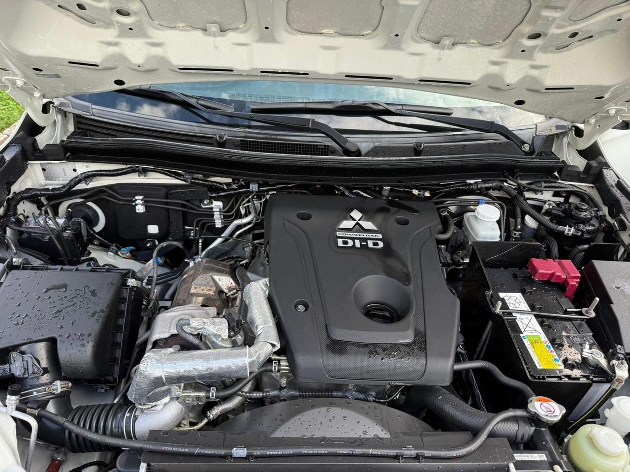 Mitsubishi L200 2.3 D Double Cab 4x4 Easy Select Invite Connect