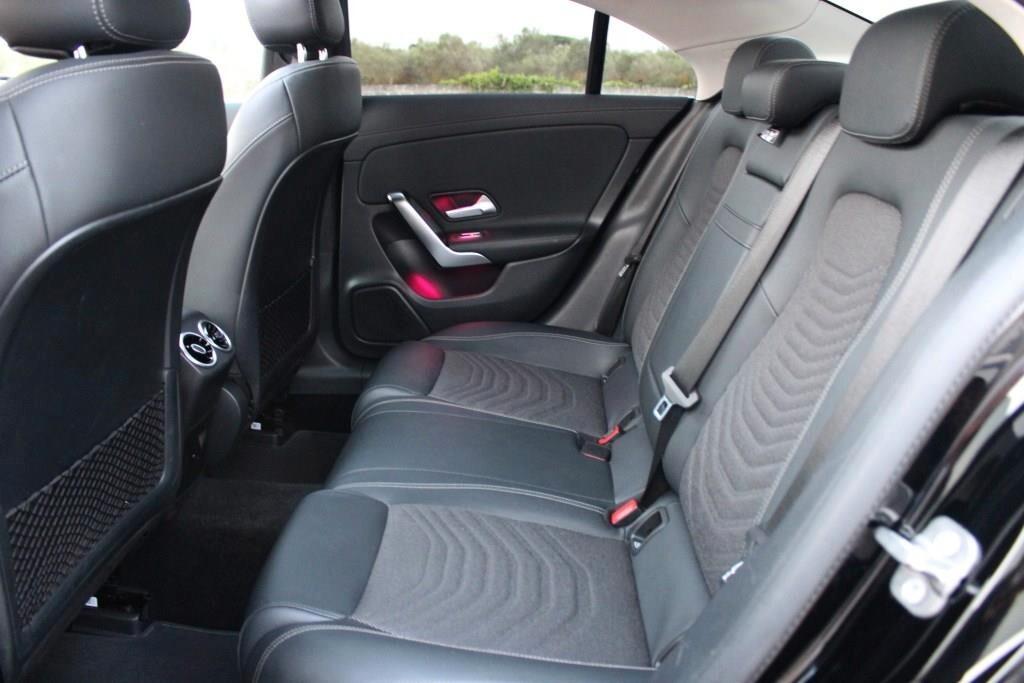 MERCEDES CLA aut. Sport *Tetto Apr. *Luci Ambiente
