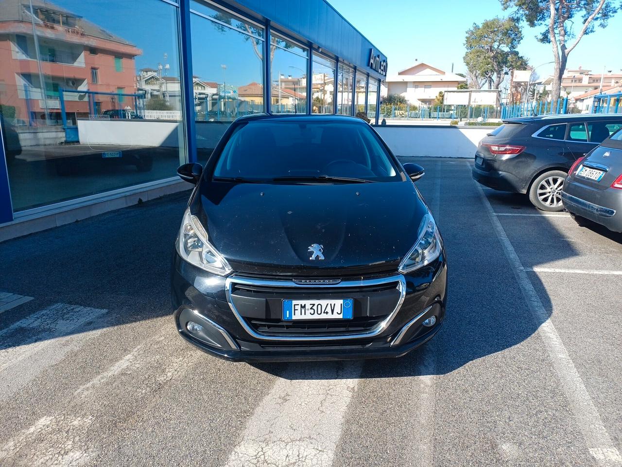 Peugeot 208 PureTech 82 5 porte Allure