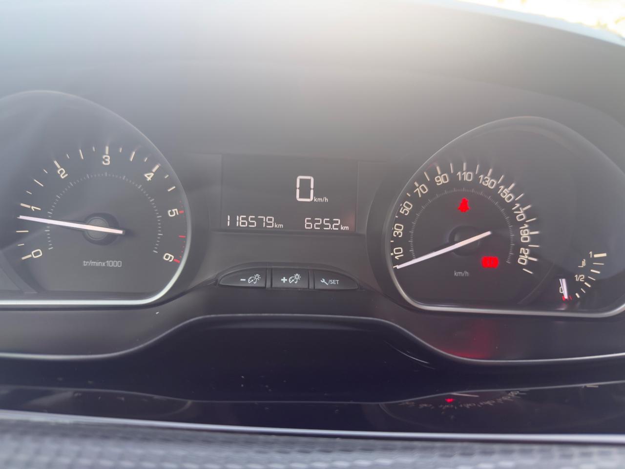 Peugeot 2008 BlueHDi 75cv Allure