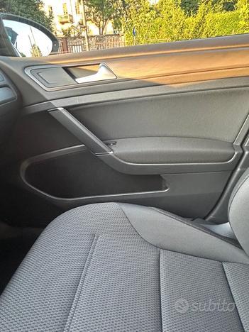 Golf 2.0 150cv dsg 12mesi garanzia