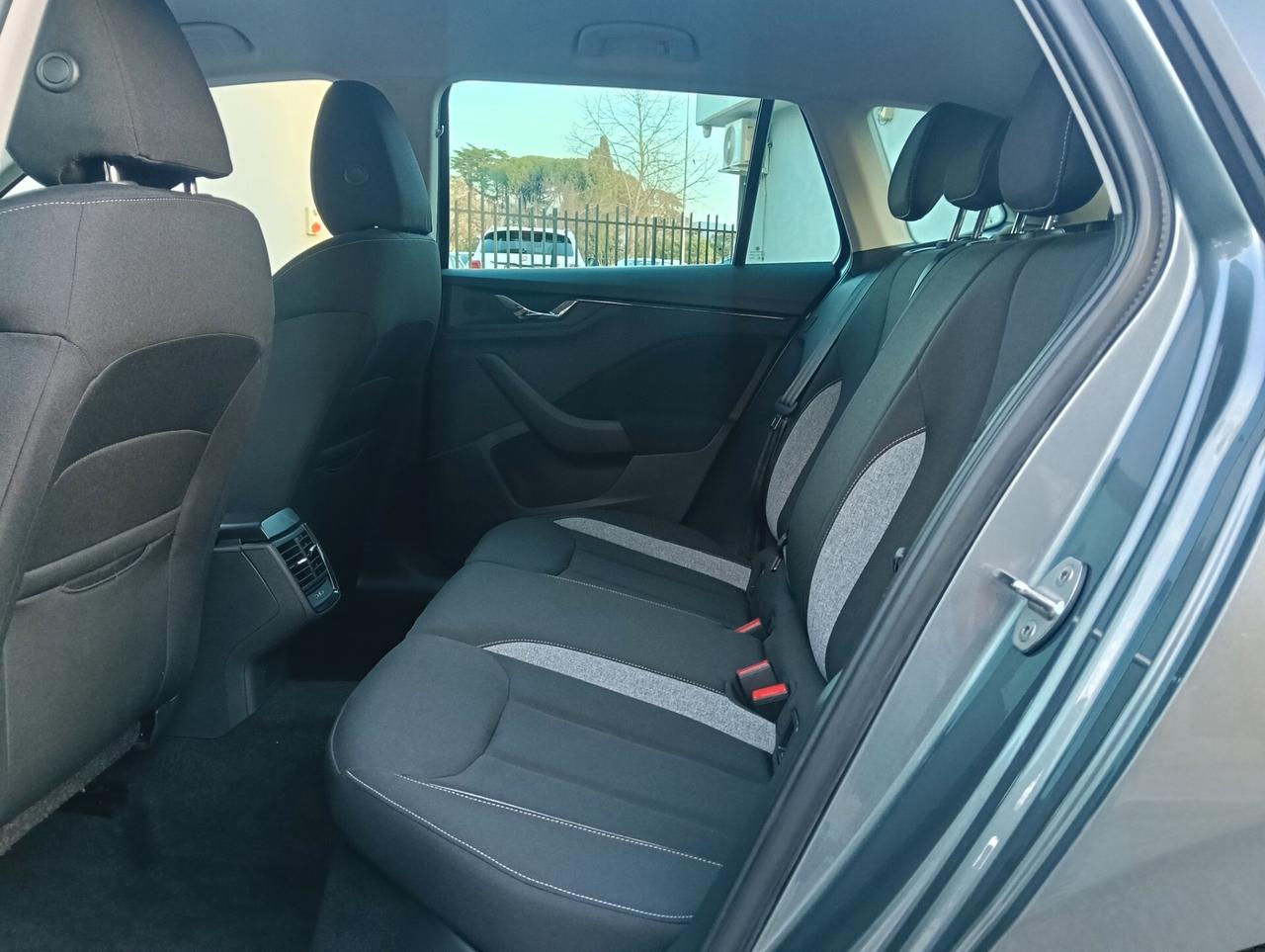 Skoda Kamiq 1.0 TSI Black Dots